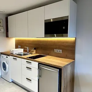 Joli Petit Neuf Appartement